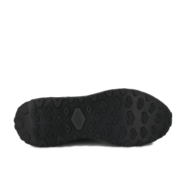Palladium Offrunner WP+ Black sneaker – outsole detail showing multi-directional tread pattern for grip on all terrains