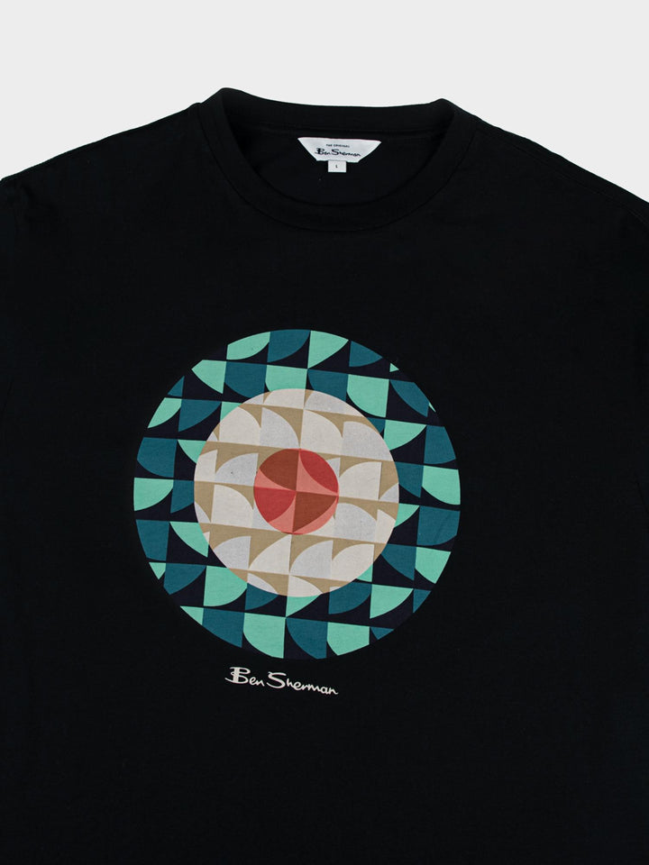 Ben Sherman Geo Target T-Shirt Black — detail close-up of bold circular geometric Mod-inspired print