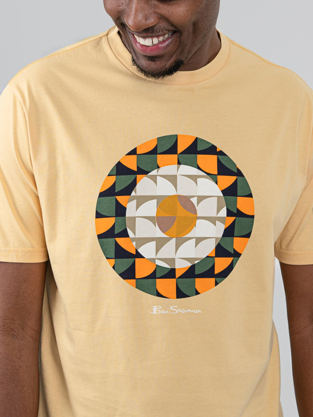 Close-up of Ben Sherman Geo Target T-Shirt in New Wheat showing circular geometric print detail