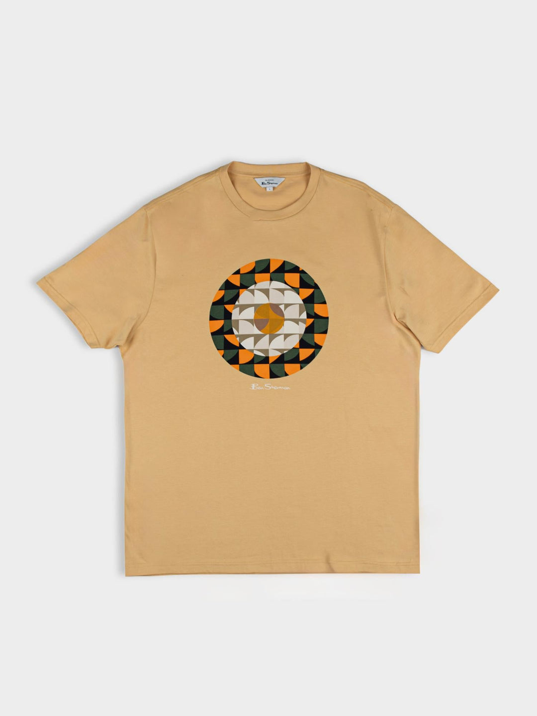 Ben Sherman Geo Target T-Shirt New Wheat — detail close-up of bold circular geometric Mod-inspired print