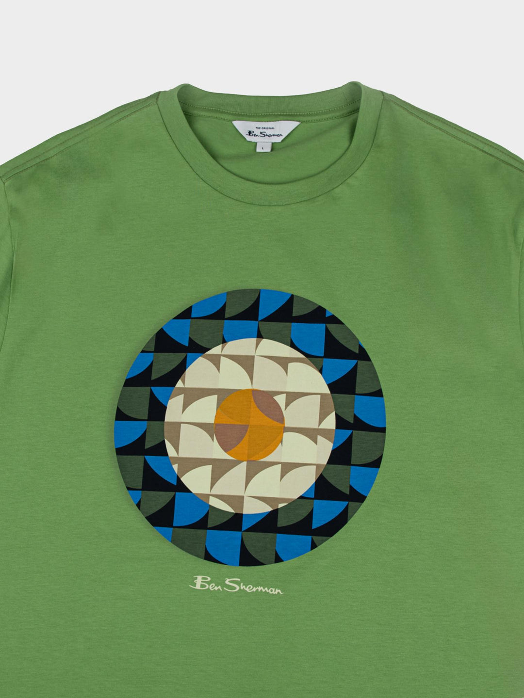 Ben Sherman Geo Target T-Shirt Piquant Green — detail close-up of bold circular geometric Mod-inspired print