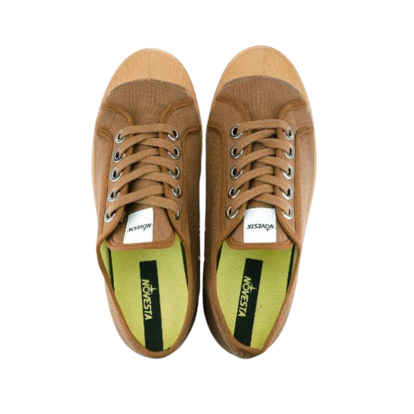 Partisan and Co Star Master 48 low-top sneakers in mocha – top-down pair view showing cotton laces and removable insole detail