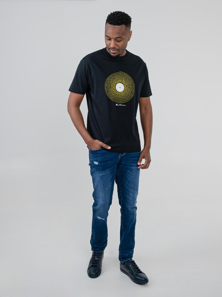 Ben Sherman Sound Wave Graphic T-Shirt in Black – full-length men&