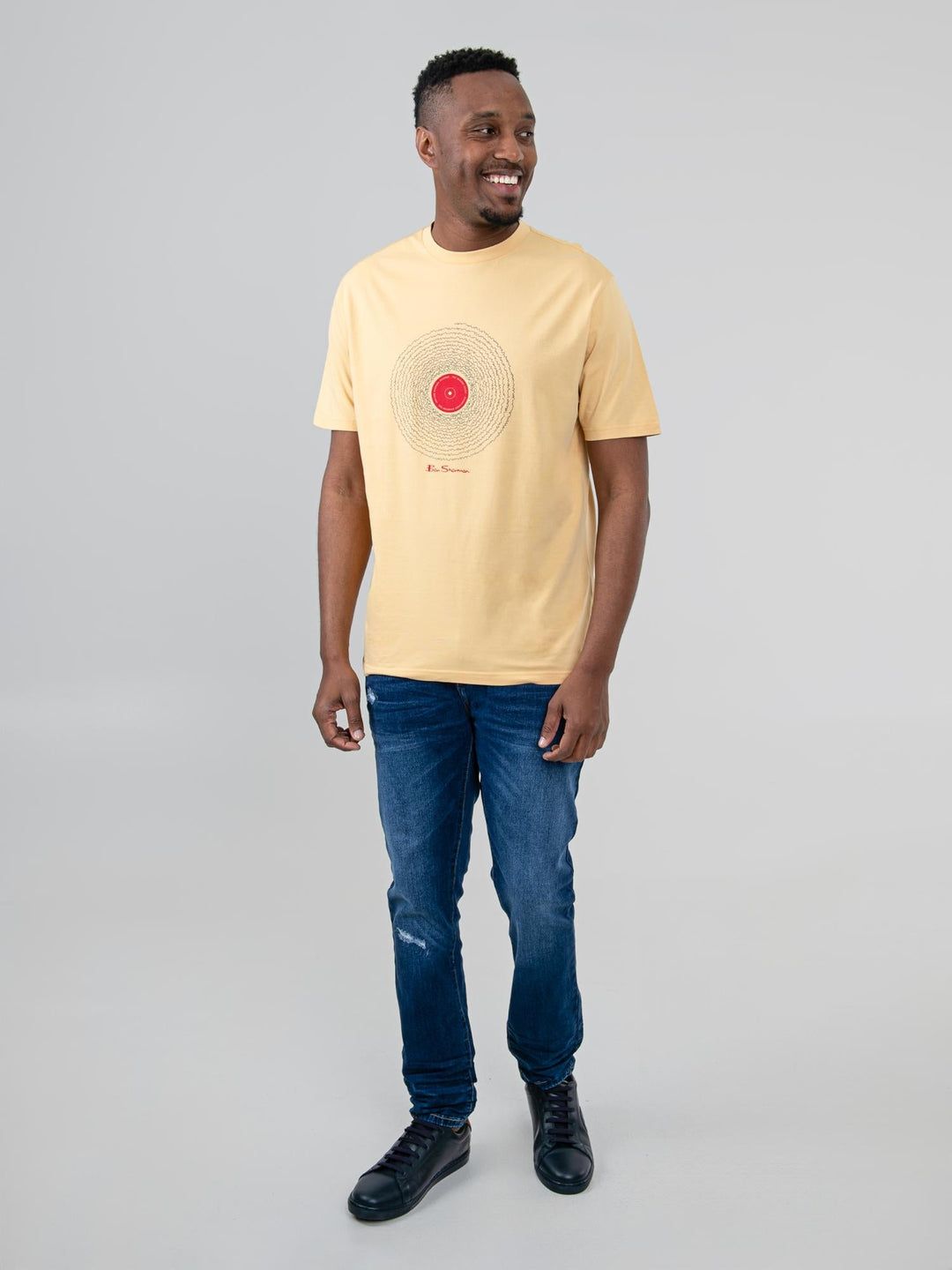 Ben Sherman Sound Wave Graphic T-Shirt in New Wheat – full-length men&