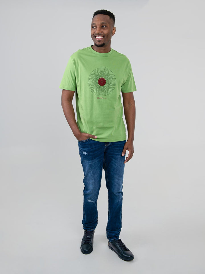 Ben Sherman Sound Wave Graphic T-Shirt in Piquant Green – full-length men&