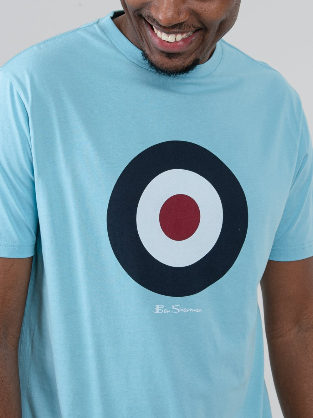 Close-up of Ben Sherman target chest print on Retro Blue crewneck t-shirt