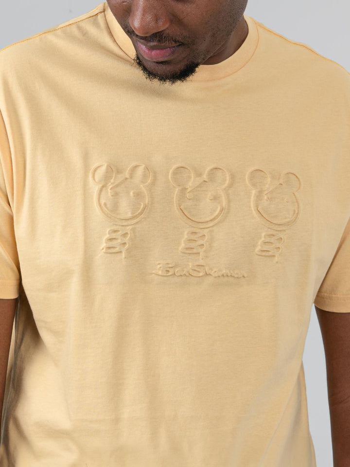 Close-up of three embossed bear graphics on Ben Sherman Trio Bears T-shirt in New Wheat