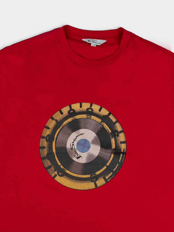 Ben Sherman Turn It Up Tee Red – close-up of retro vinyl disc graphic on red cotton fabric
